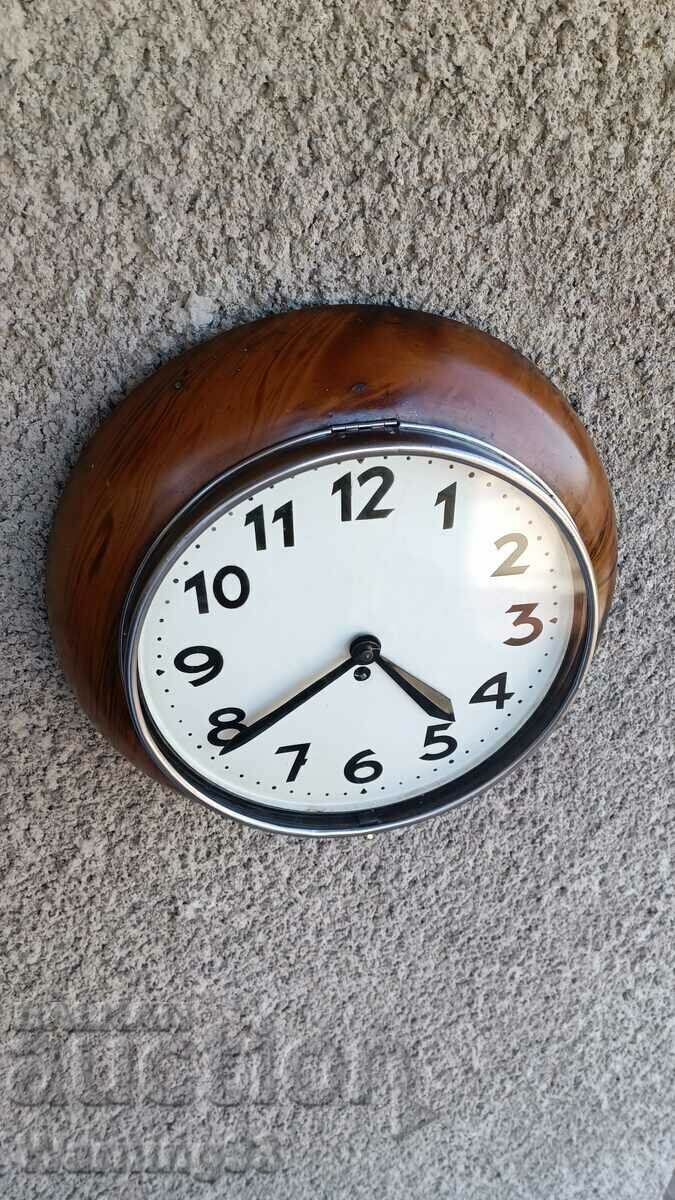 Delivery of Old Austrian wall clock - AKD - Antique - 1930 Delivery of Old Austrian wall clock - AKD - Antique - 1930