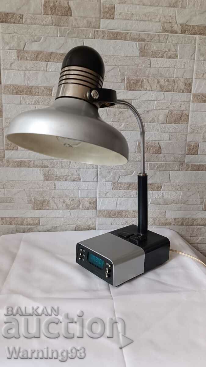 Licitație Veche lampă de masă - Electronică - URSS - 1988 Licitație Veche lampă de masă - Electronică - URSS - 1988