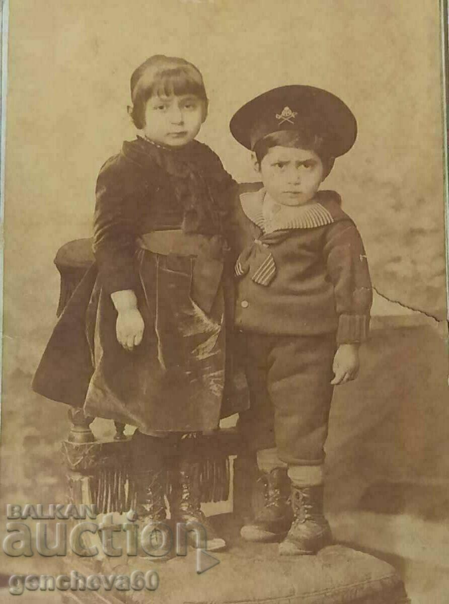 Fotografie cu copii, 1884, carton gros, semnătură - 5 Fotografie cu copii, 1884, carton gros, semnătură - 5