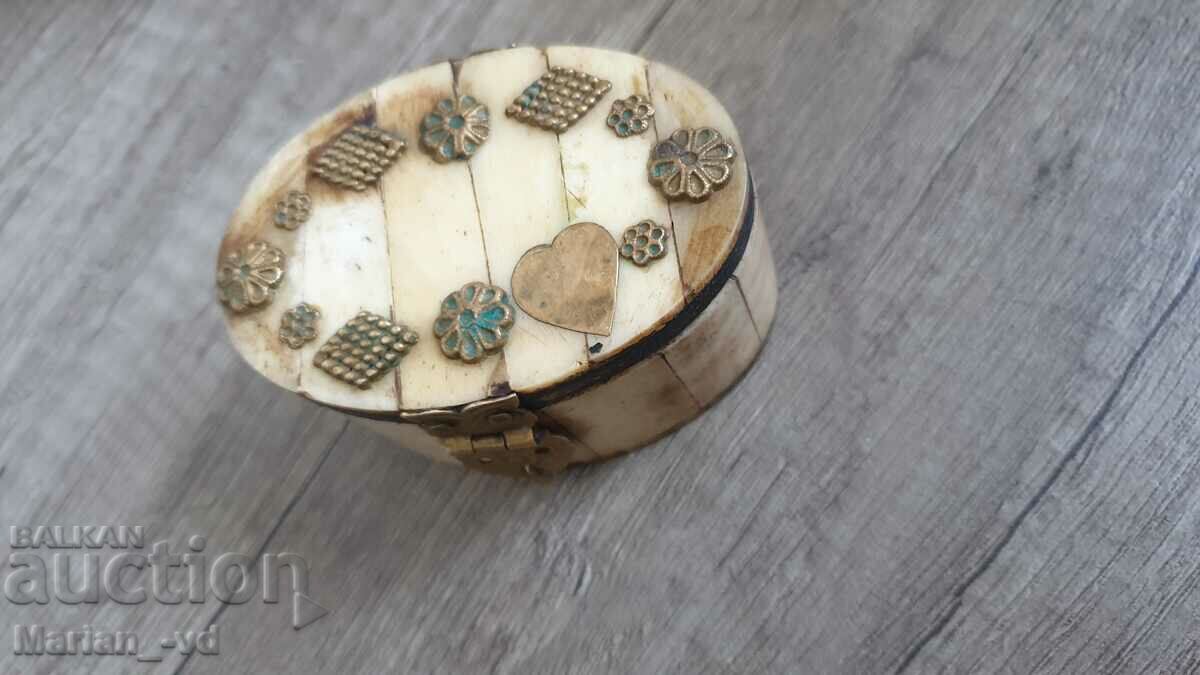 Old bone jewelry box - 5