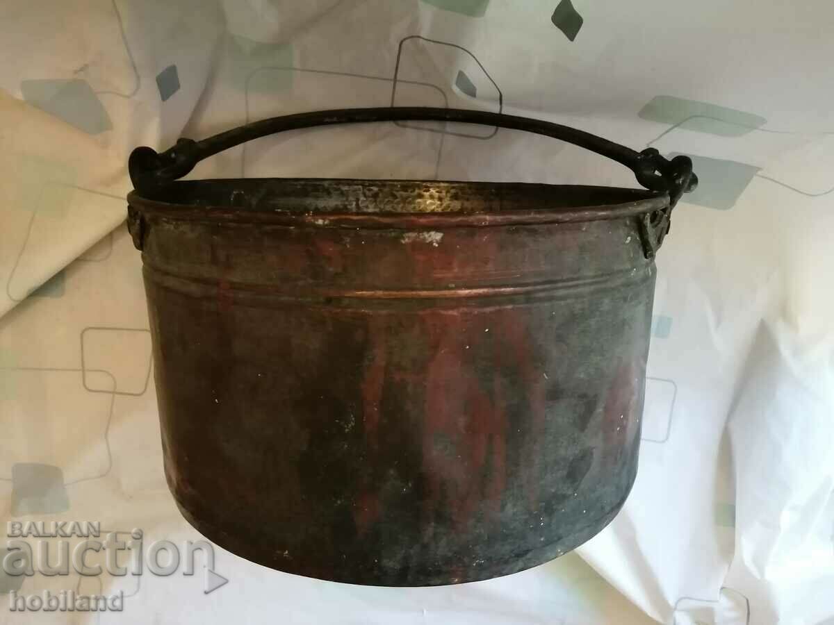 Renaissance cauldron, copper, copper with price 80.00 BGN | € 40.90 Renaissance cauldron, copper, copper with price 80.00 BGN | € 40.90
