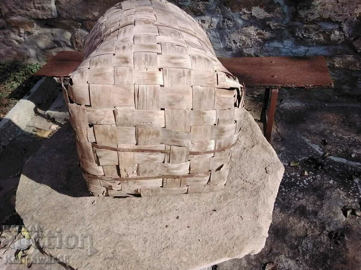 Auction Old wicker basket. Auction Old wicker basket.