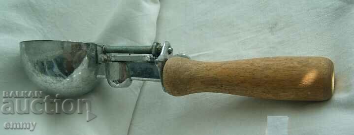 Auction An old ice cream scoop Auction An old ice cream scoop