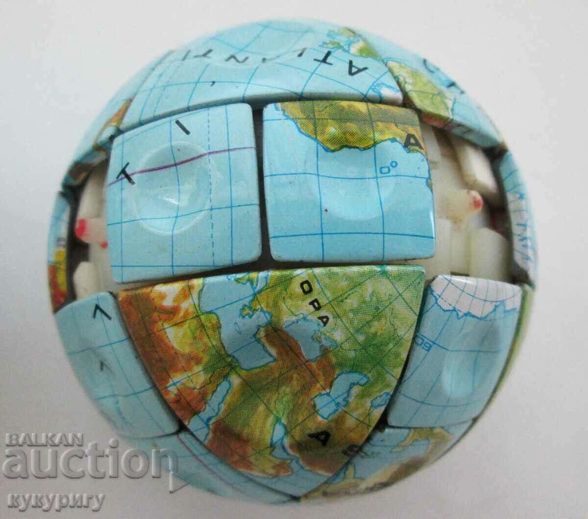 Delivery of Lot of 3 pieces old mechanical sheet metal globe puzzle Delivery of Lot of 3 pieces old mechanical sheet metal globe puzzle