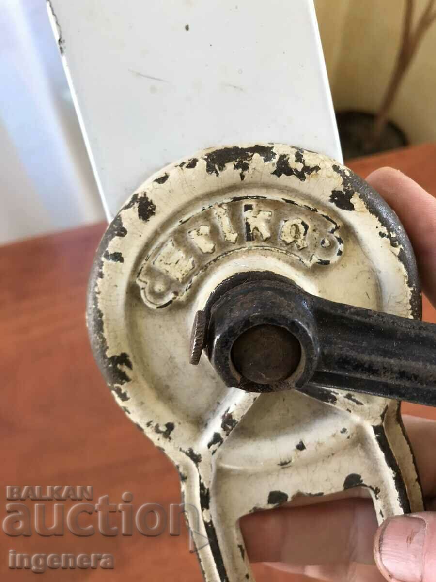 Delivery of GRINDER GRINDER FOR NUTS, COFFEE, SPICES ETC.-CAST IRON Delivery of GRINDER GRINDER FOR NUTS, COFFEE, SPICES ETC.-CAST IRON