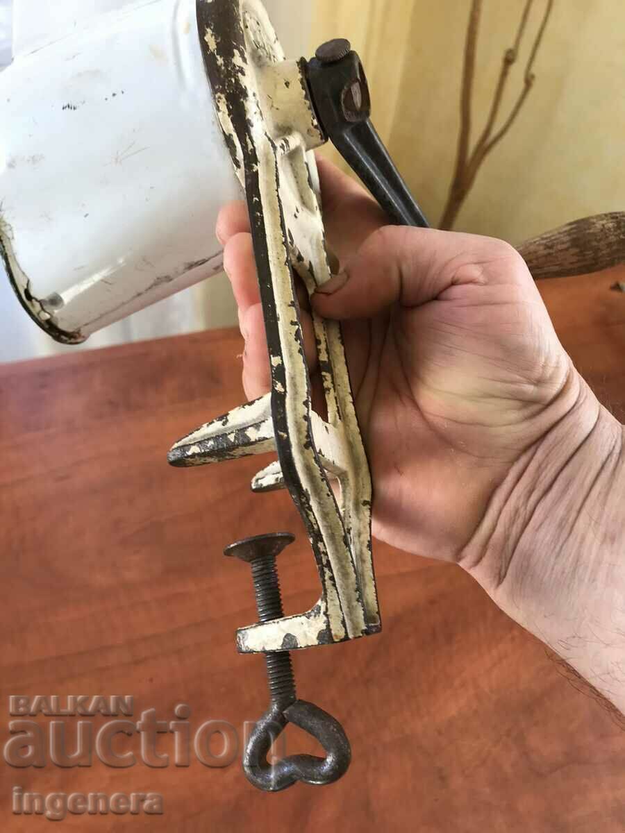 GRINDER GRINDER FOR NUTS, COFFEE, SPICES ETC.-CAST IRON - 5 GRINDER GRINDER FOR NUTS, COFFEE, SPICES ETC.-CAST IRON - 5