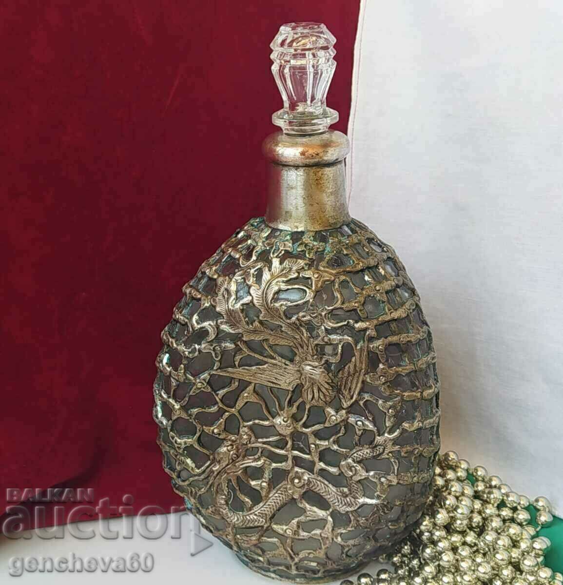 Decantor, decantor cu ornamente din argint împletit, de colecție