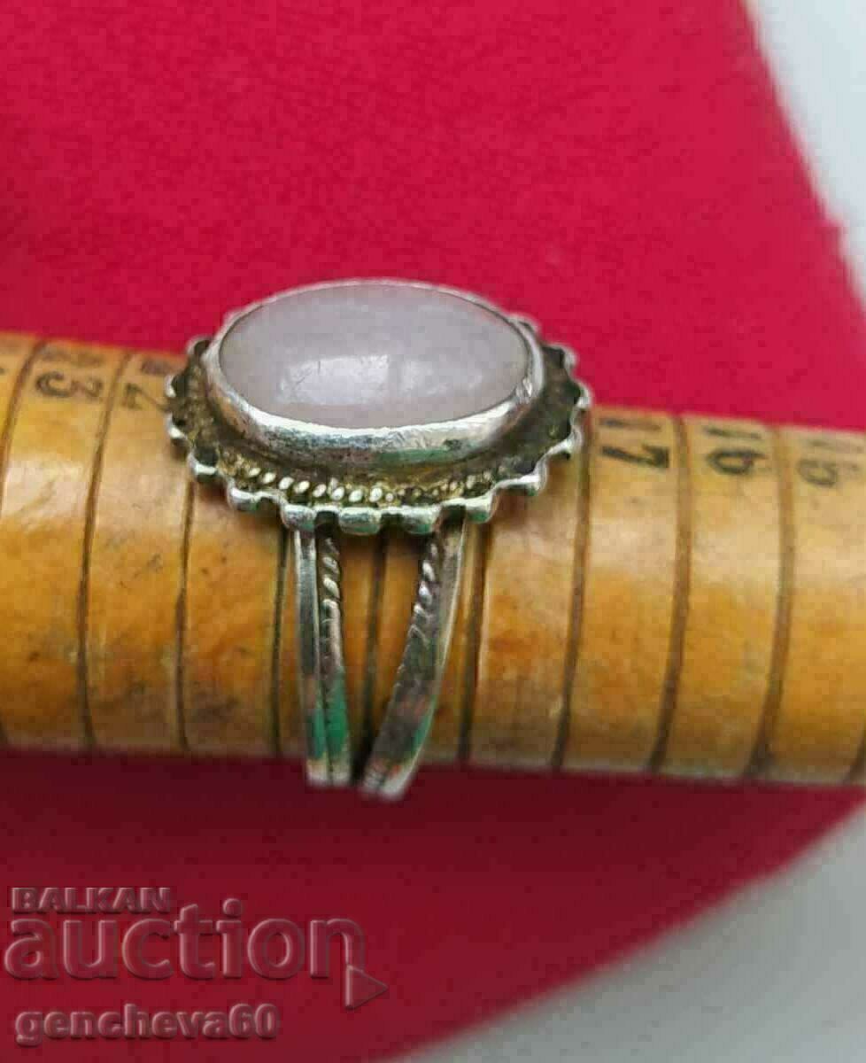 Delivery of Revival ring with white opal/marking 925