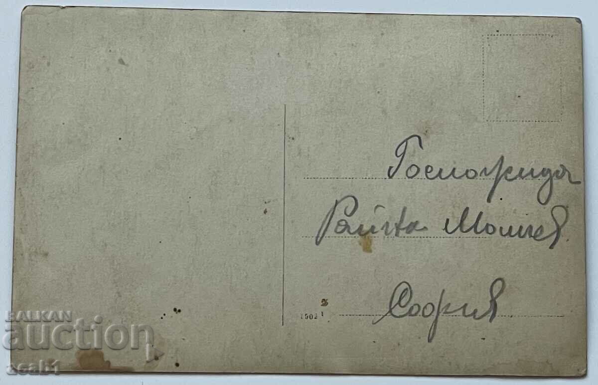 Ένας στρατιώτης και δύο κυρίες με τιμή 9.99 BGN | € 5.11 Ένας στρατιώτης και δύο κυρίες με τιμή 9.99 BGN | € 5.11