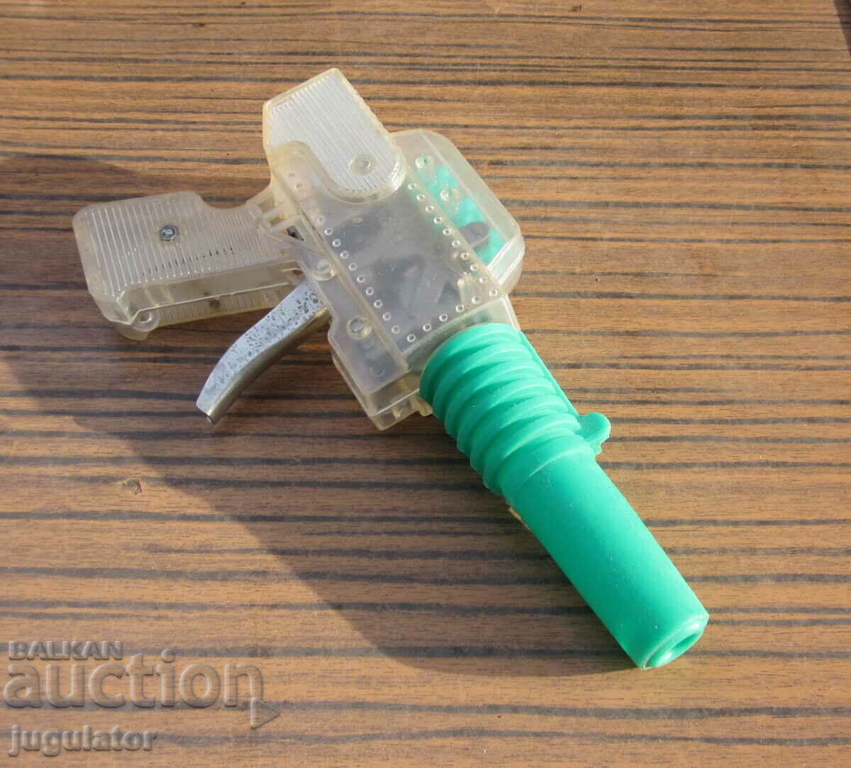Delivery of old Bulgarian spaceship toy blaster Delivery of old Bulgarian spaceship toy blaster