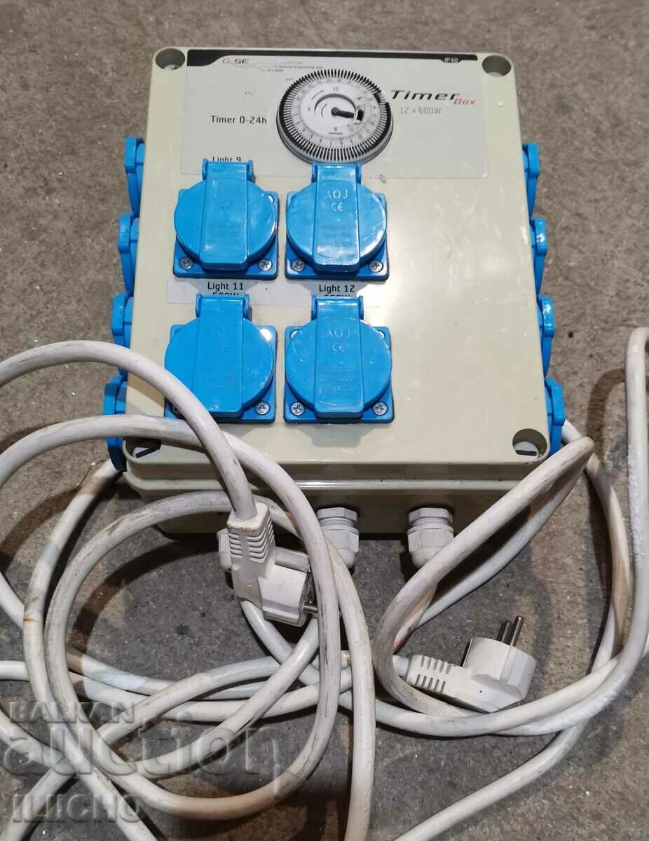BOX 12 sockets - does not work the clock