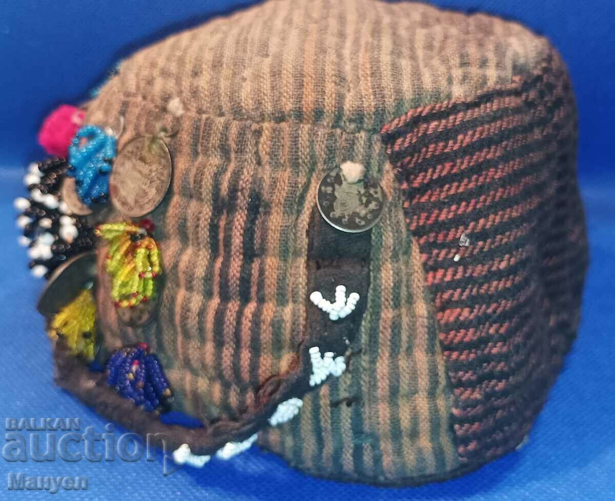 Auction Renaissance women's, tepelak, bonnet hat. Auction Renaissance women's, tepelak, bonnet hat.