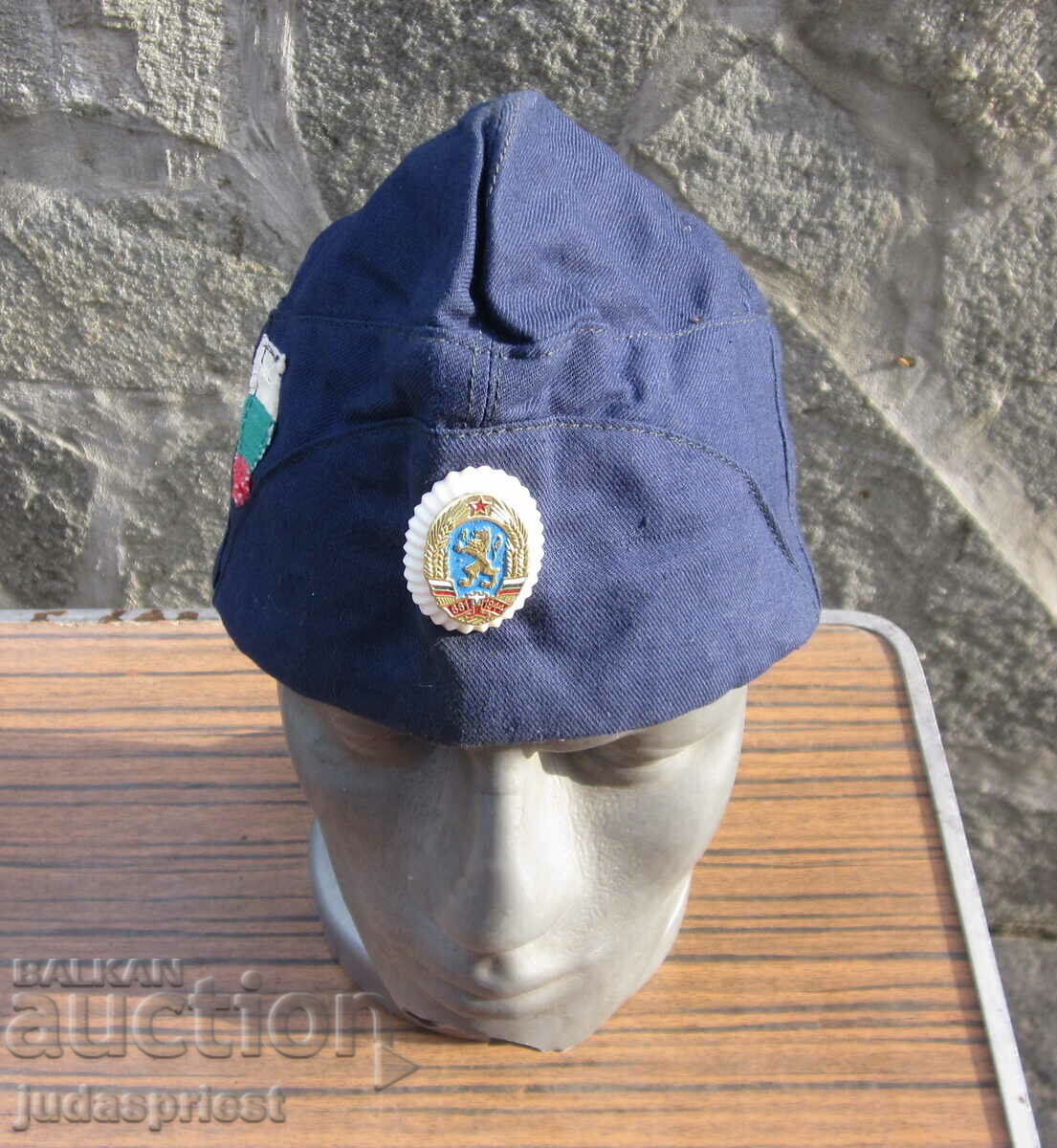 παλιό καπέλο πιλότου της Βουλγαρικής Πολεμικής Αεροπορίας με κοκάρδα