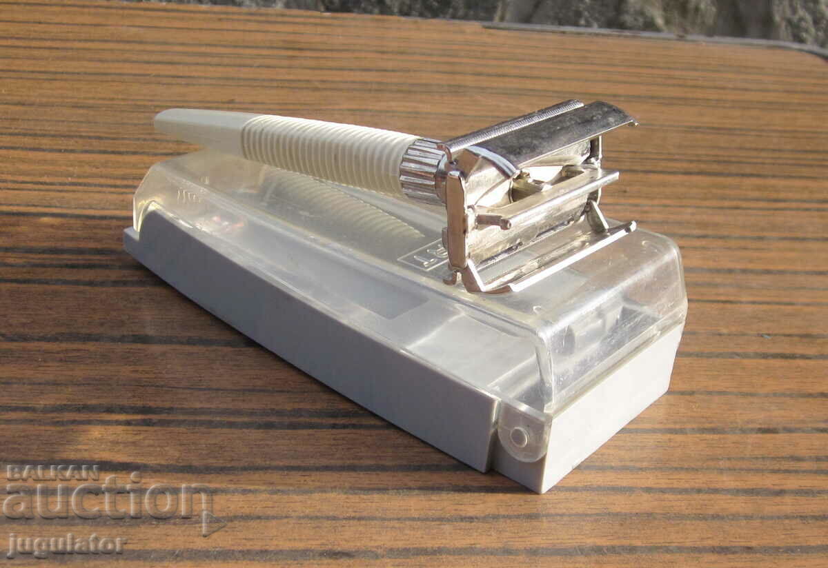 vintage rotbart razor with box with price 30.00 BGN | € 15.34 vintage rotbart razor with box with price 30.00 BGN | € 15.34