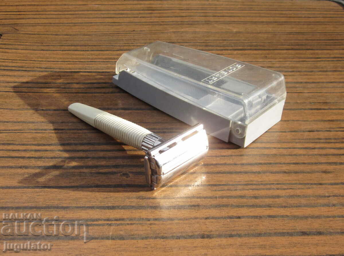 Delivery of vintage rotbart razor with box Delivery of vintage rotbart razor with box