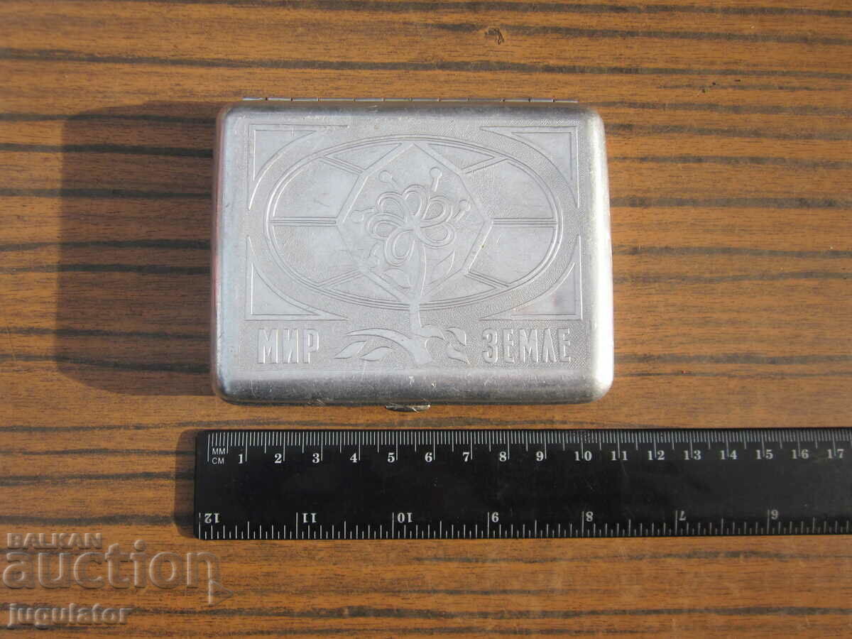old Russian Soviet USSR snuffbox MIR ZEMLE - 7 old Russian Soviet USSR snuffbox MIR ZEMLE - 7