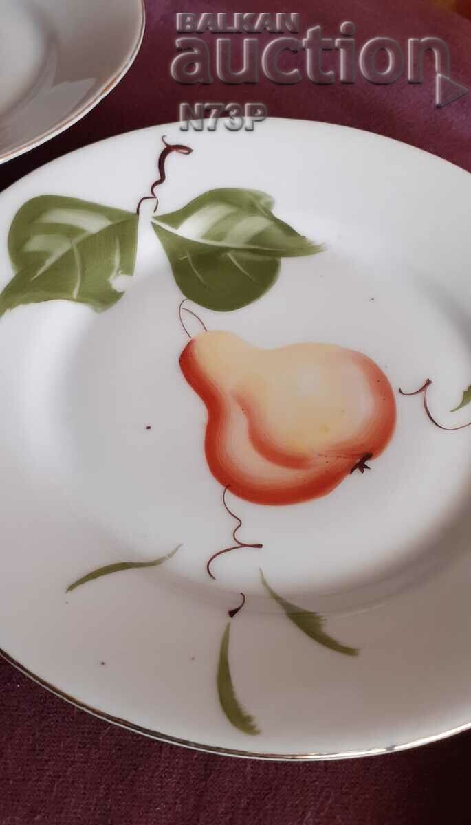 Licitație PLACURI VECHI DE PORCELAN. COLECTIE. PICTAT MANUAL.