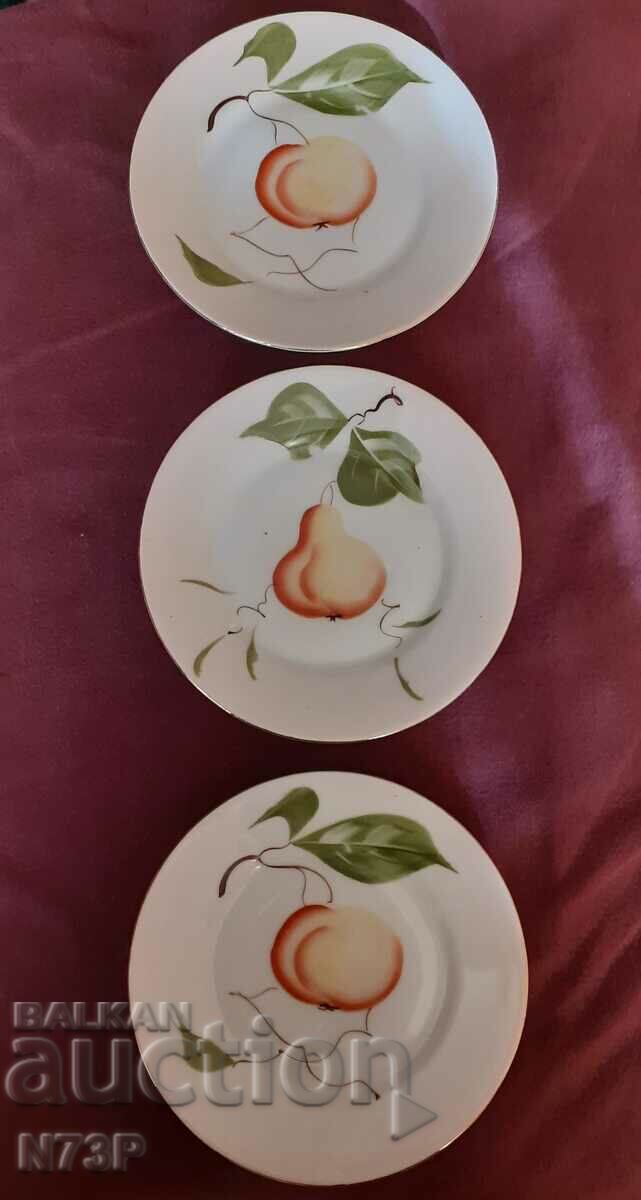 OLD PORCELAIN PLATES. COLLECTION. HAND PAINTED.