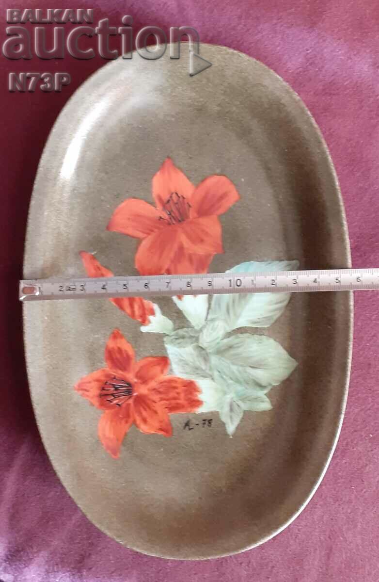 Delivery of PORCELAIN PLATE. COLLECTION. HAND PAINTED. Delivery of PORCELAIN PLATE. COLLECTION. HAND PAINTED.