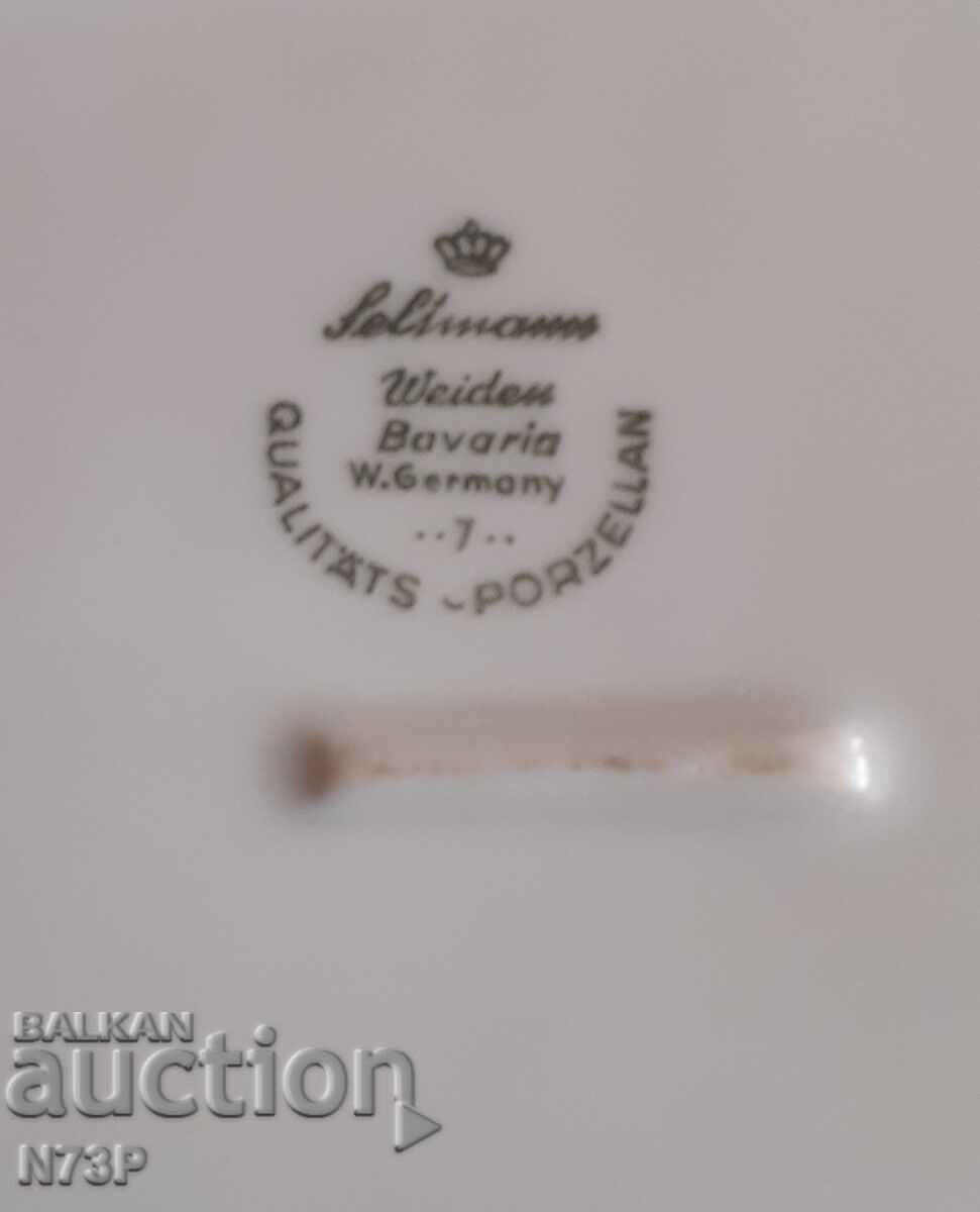 PORCELAIN PLATE. COLLECTION. HAND PAINTED. - 6 PORCELAIN PLATE. COLLECTION. HAND PAINTED. - 6