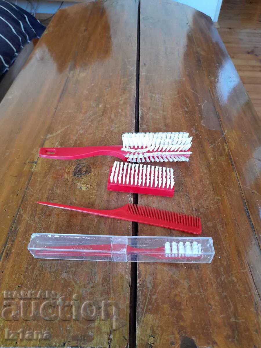 Old women's personal hygiene brush set with price 35.00 BGN | € 17.90