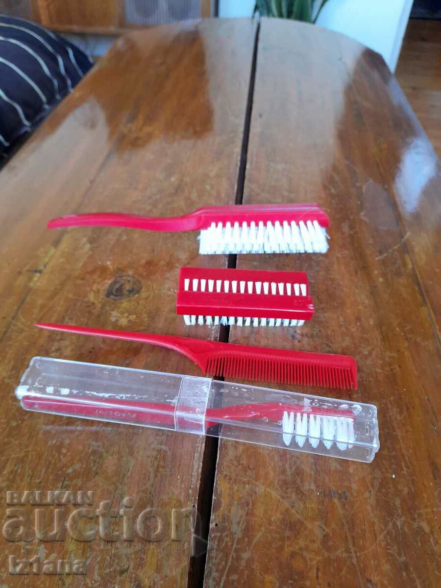 Delivery of Old women's personal hygiene brush set