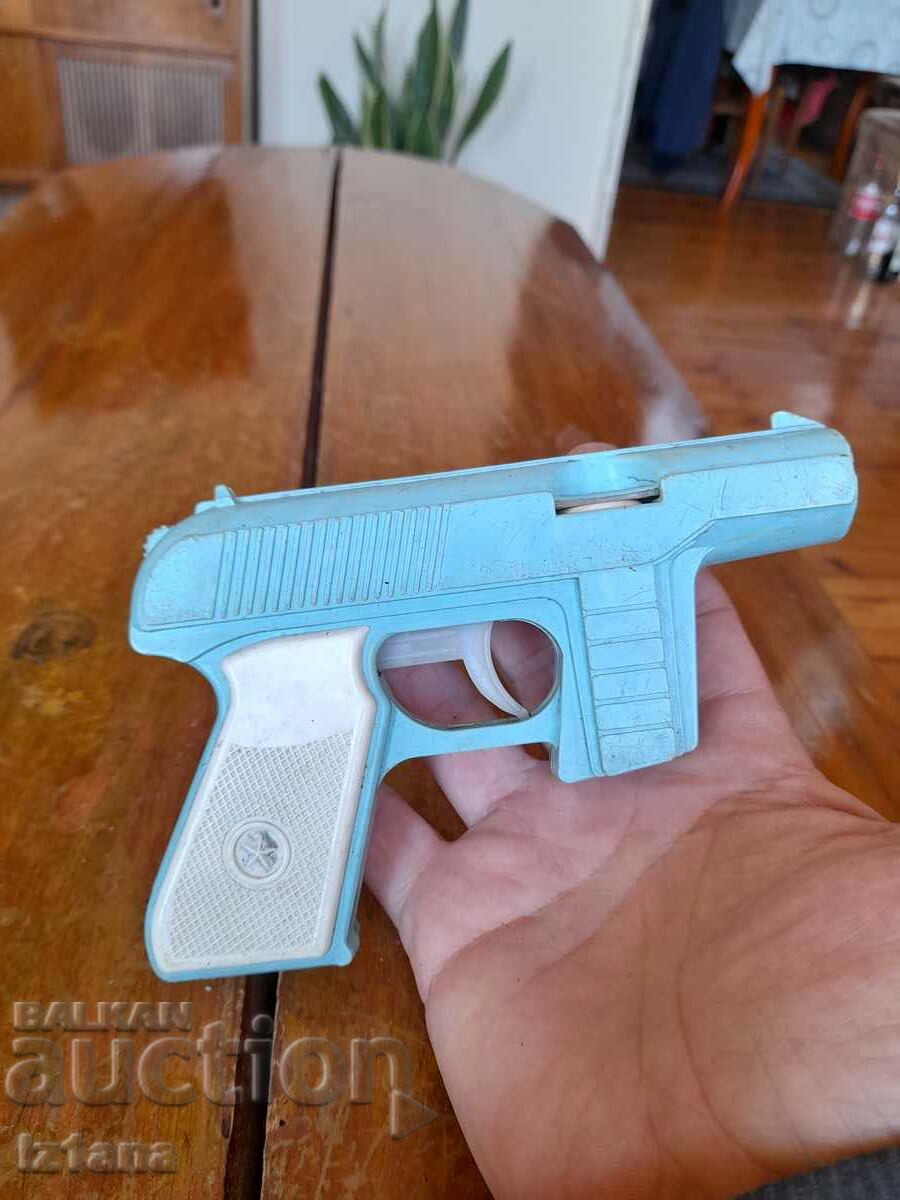 An old children's gun - 5