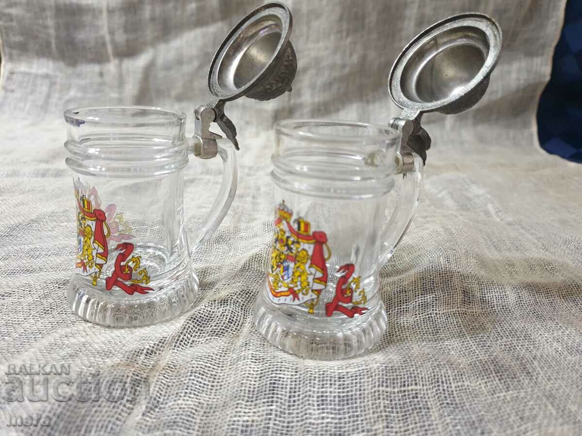 Delivery of Small glass cups with lids Delivery of Small glass cups with lids