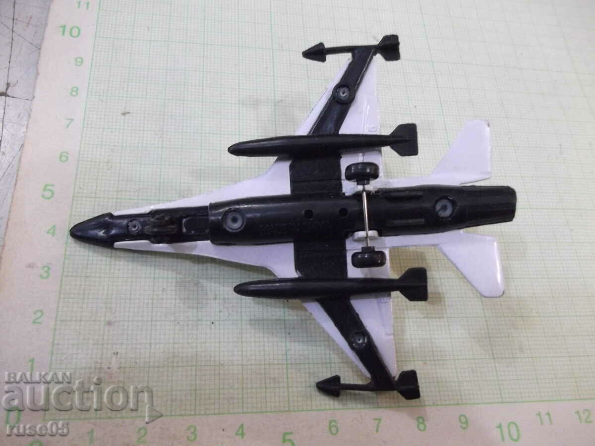 Auction Airplane - 1 Auction Airplane - 1