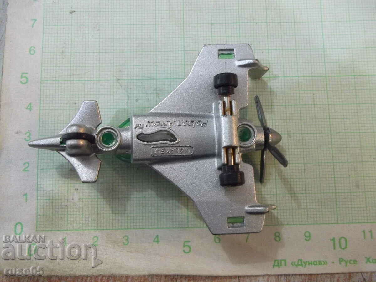 Airplane - 2 - 5 Airplane - 2 - 5