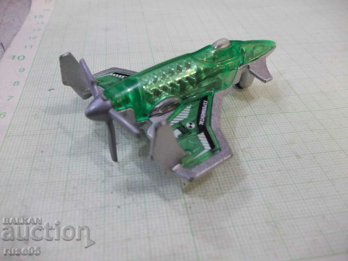 Airplane - 2 - 6 Airplane - 2 - 6