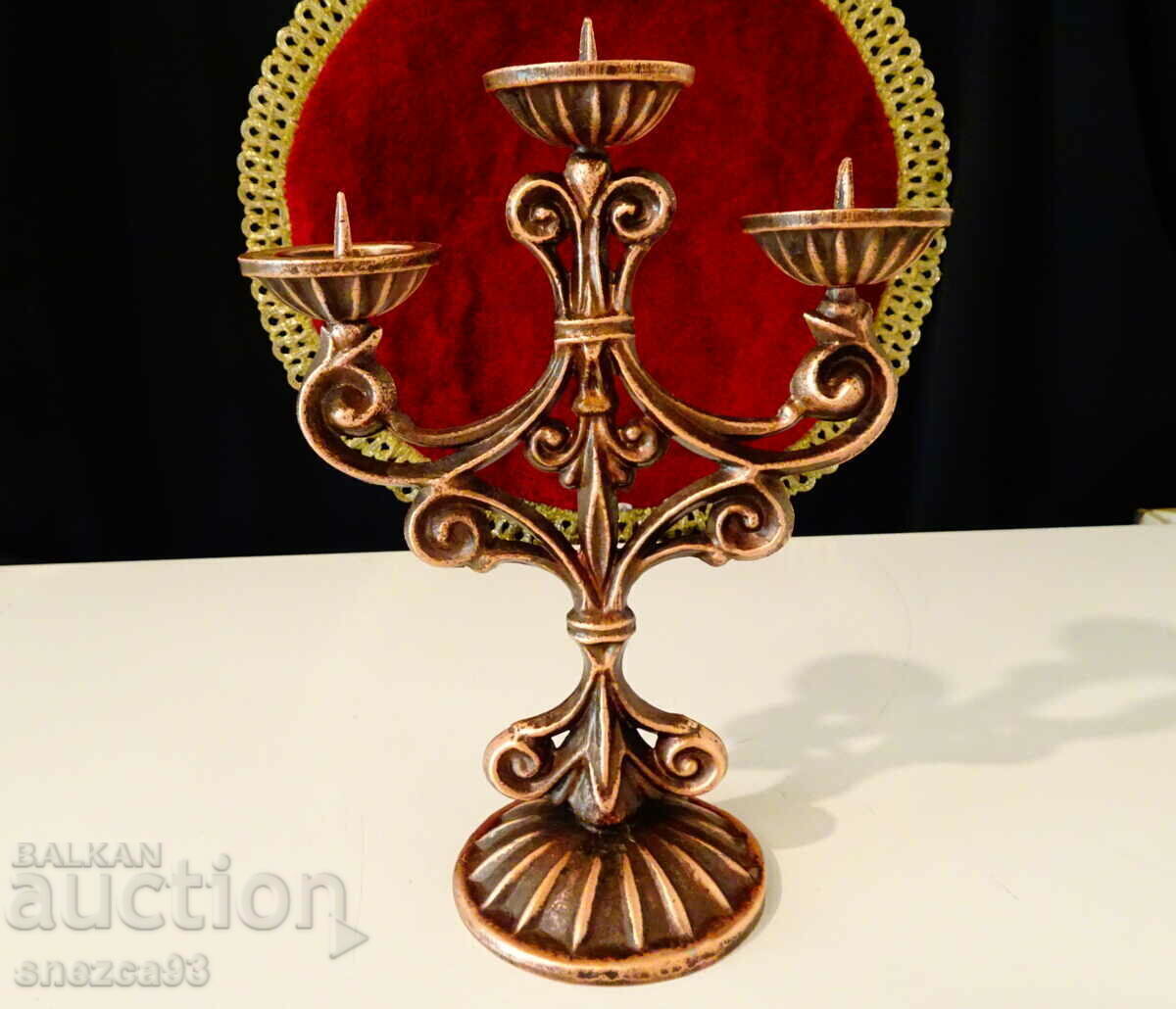 Licitație Sfeșnic triplu, sfeșnic pentru trei lumânări. Licitație Sfeșnic triplu, sfeșnic pentru trei lumânări.