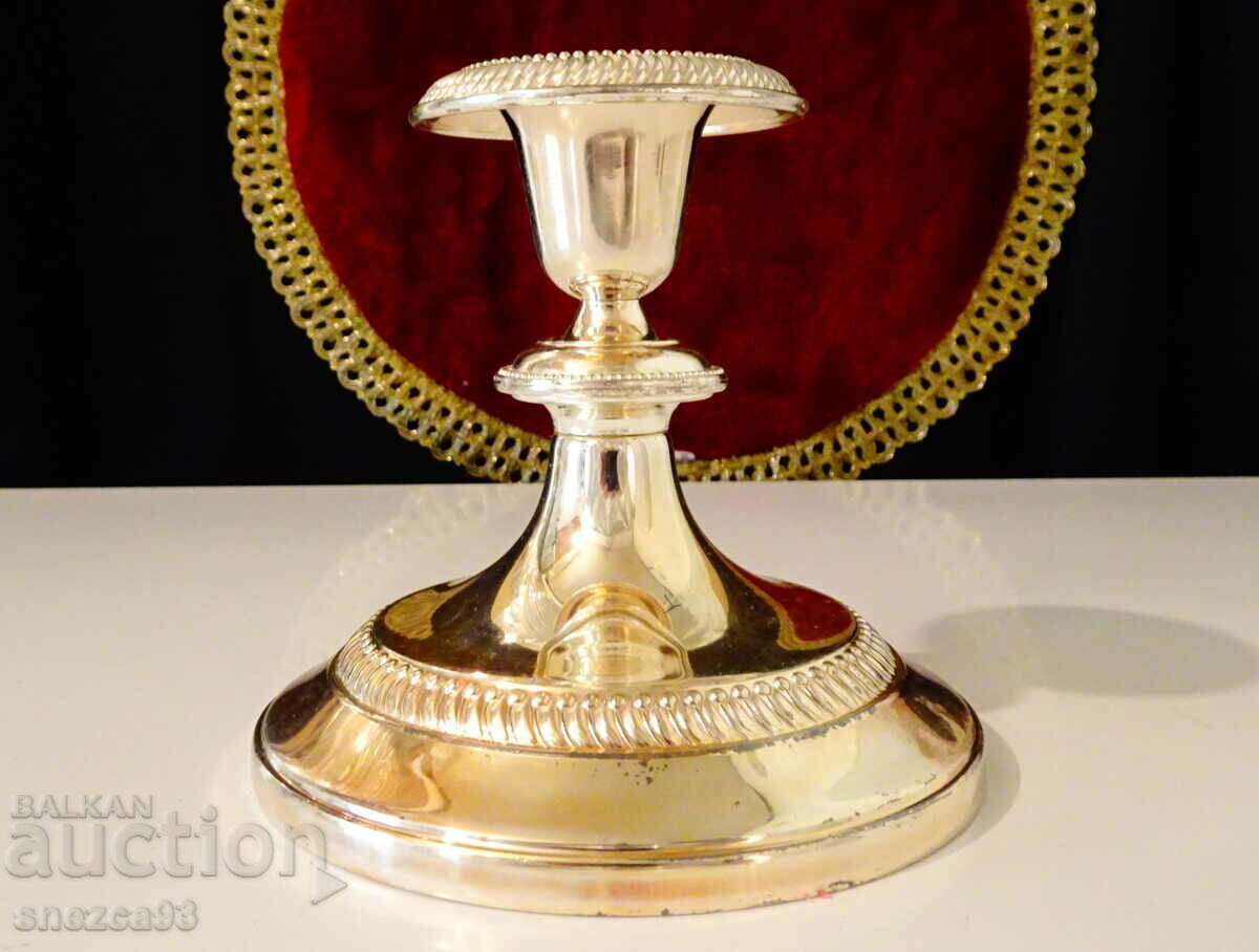 English silver-plated candlestick 11 cm. with price 17.00 BGN | € 8.69 English silver-plated candlestick 11 cm. with price 17.00 BGN | € 8.69
