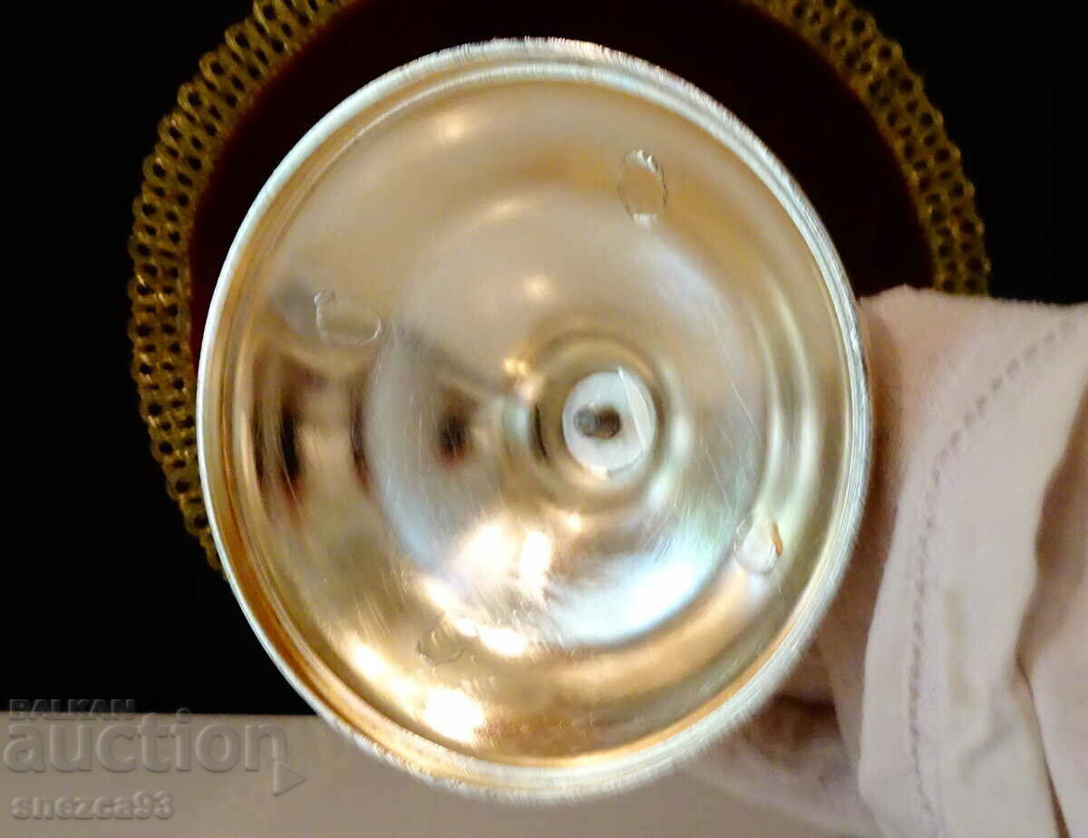 Delivery of English silver-plated candlestick 11 cm. Delivery of English silver-plated candlestick 11 cm.