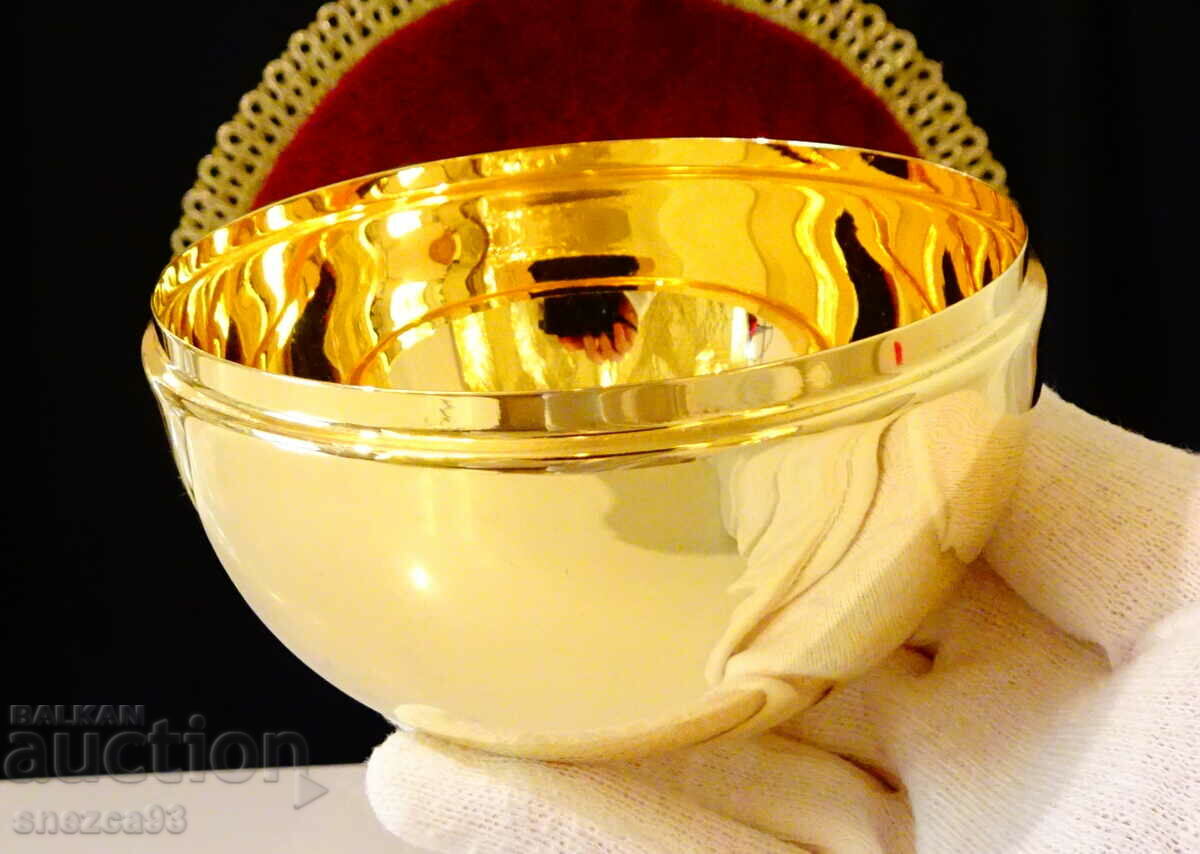 Gilded vessel, bowl.