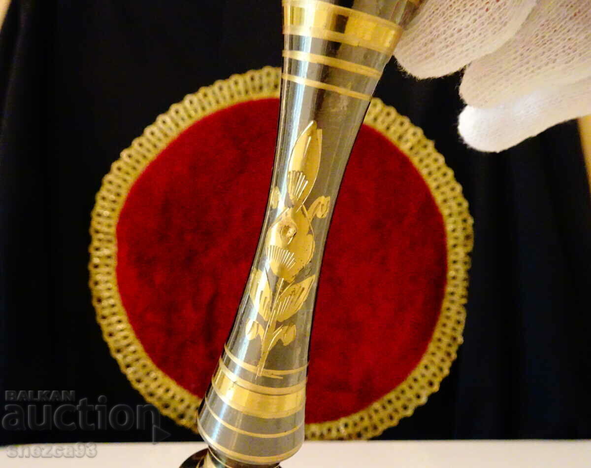 Bronze vase, candlestick, rose. with price 19.00 BGN | € 9.71 Bronze vase, candlestick, rose. with price 19.00 BGN | € 9.71