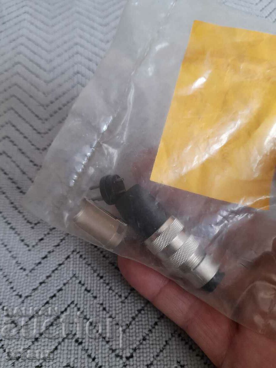 Auction Old RS Components cable connector Auction Old RS Components cable connector