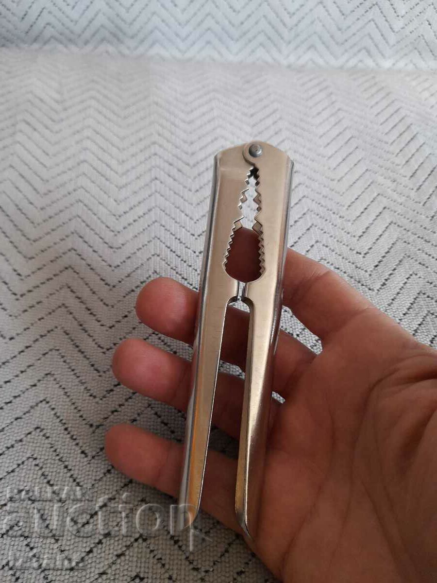 Old nutcracker with price 15.00 BGN | € 7.67 Old nutcracker with price 15.00 BGN | € 7.67