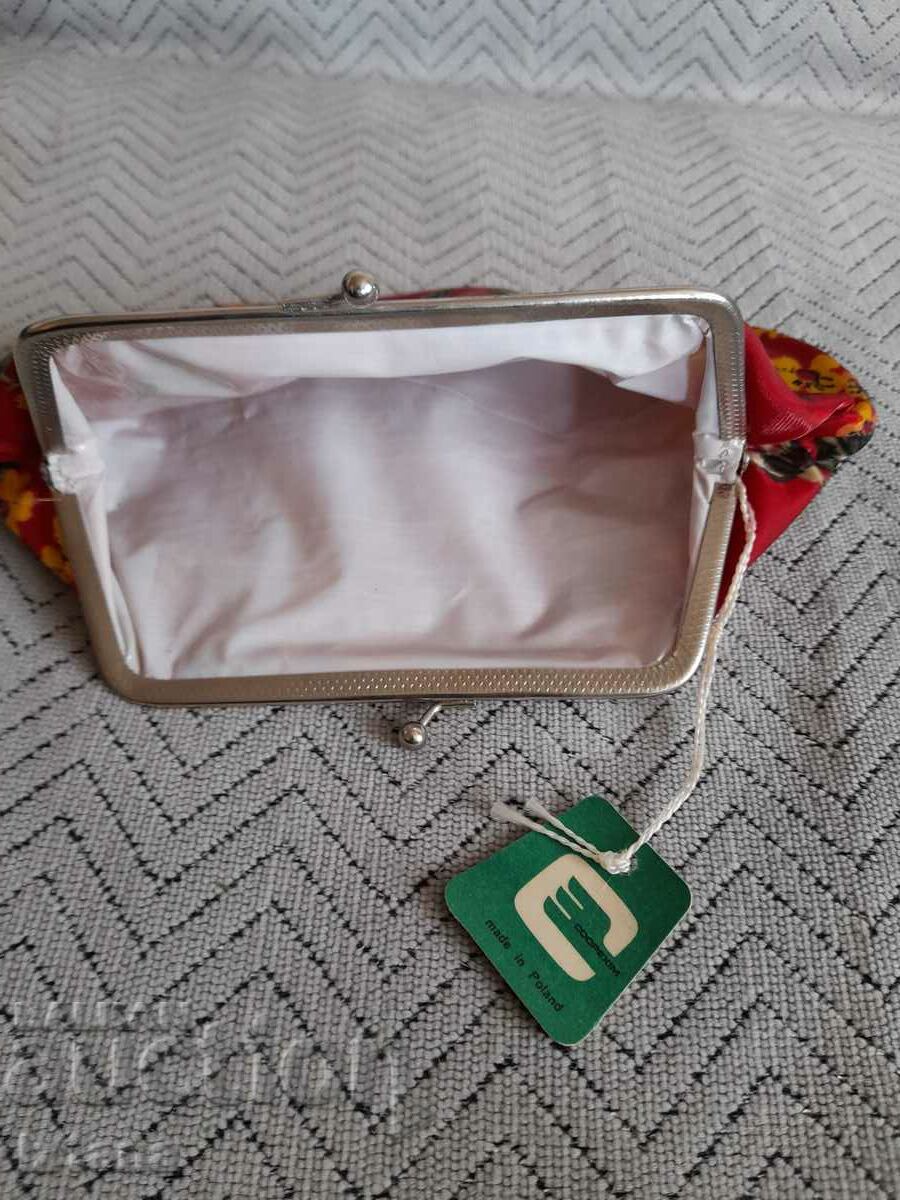 Auction Old lady's purse Auction Old lady's purse