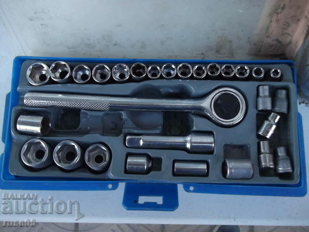 Ratchet set with 27 pcs. inserts and extension cord with price 25.00 BGN | € 12.78