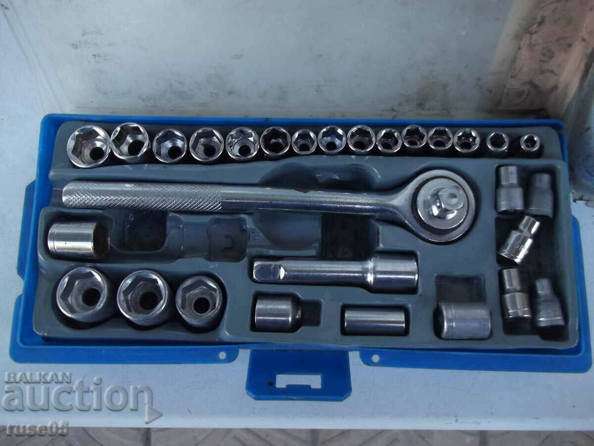 Auction  Ratchet set with 27 pcs. inserts and extension cord