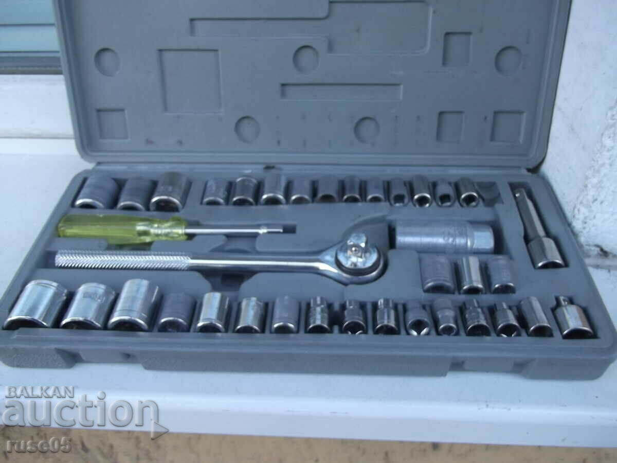 Delivery of Ratchet set with 34 pcs. inserts, extension and screwdriver Delivery of Ratchet set with 34 pcs. inserts, extension and screwdriver