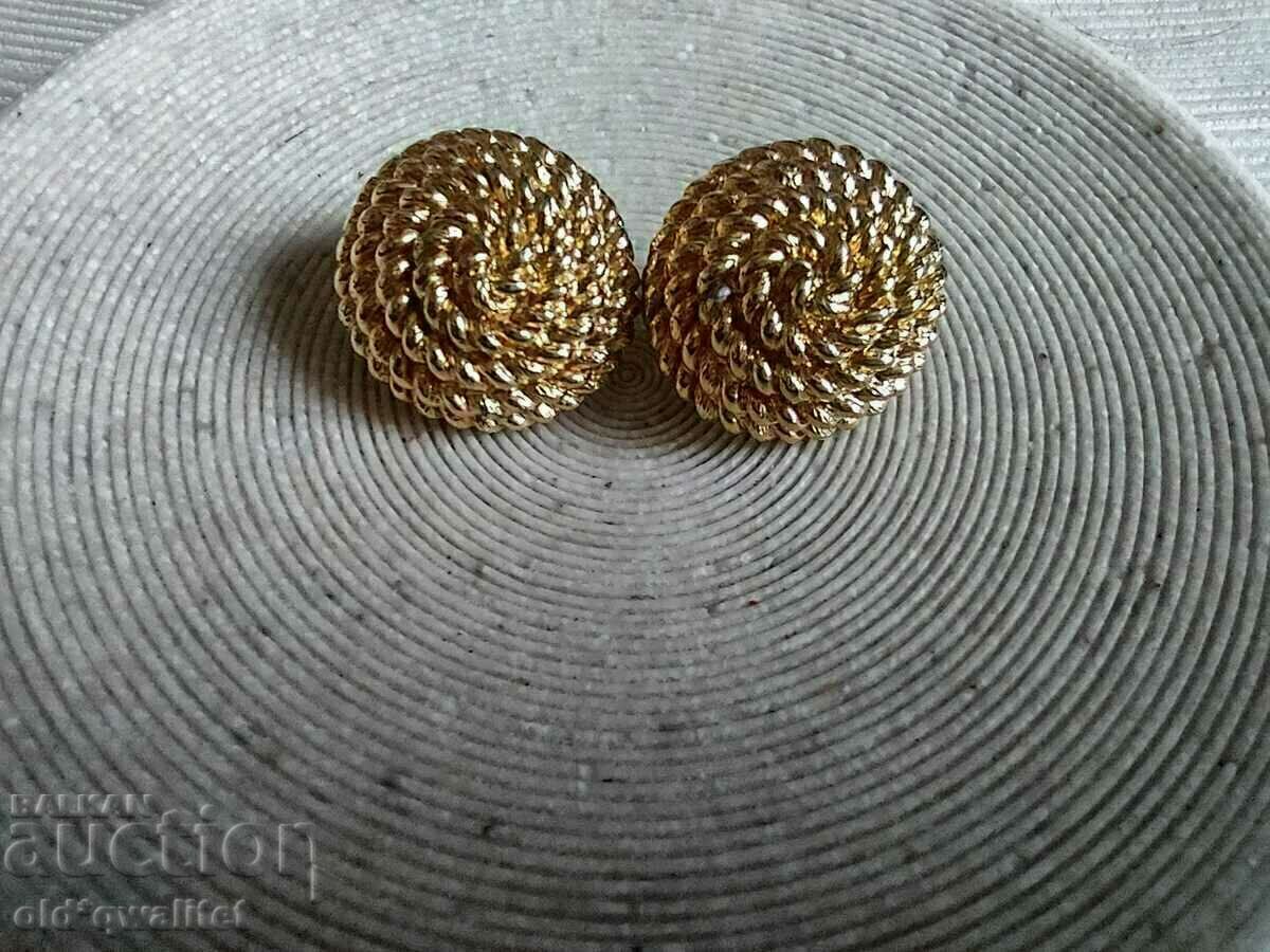 Cercei, designer, masiv masiv : Monet cu preț 99.00 BGN | € 50.62