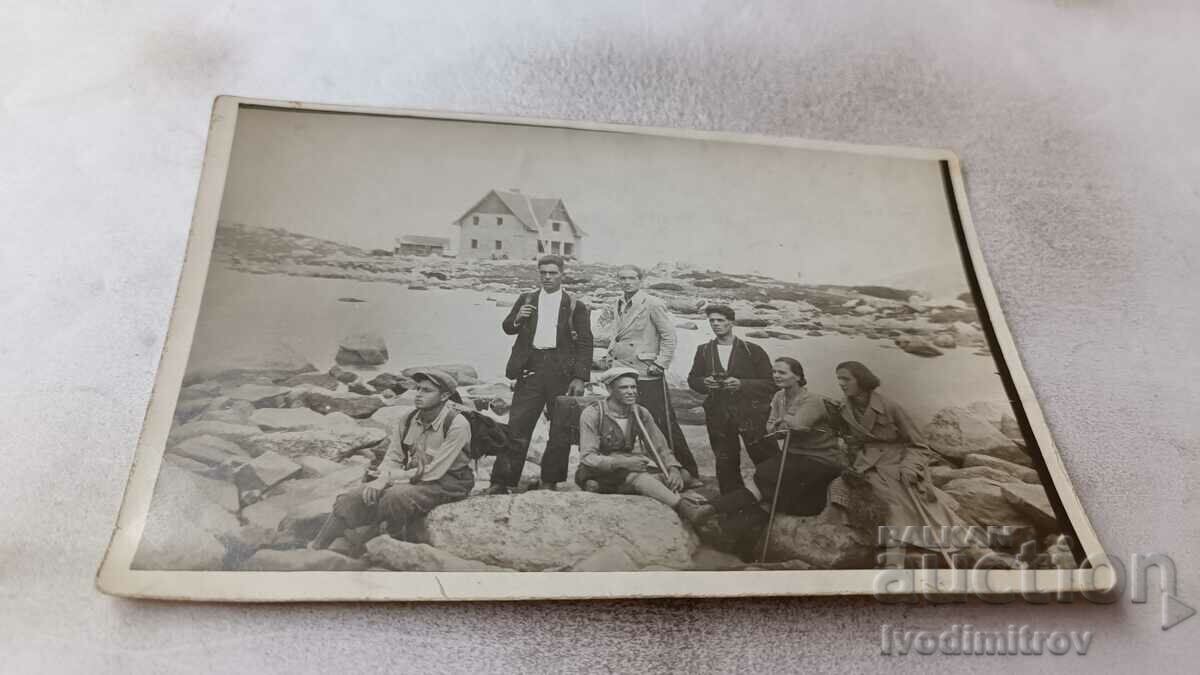 Fotografie Rila Bărbați și femei lângă un lac de pe Muntele Musala 1931