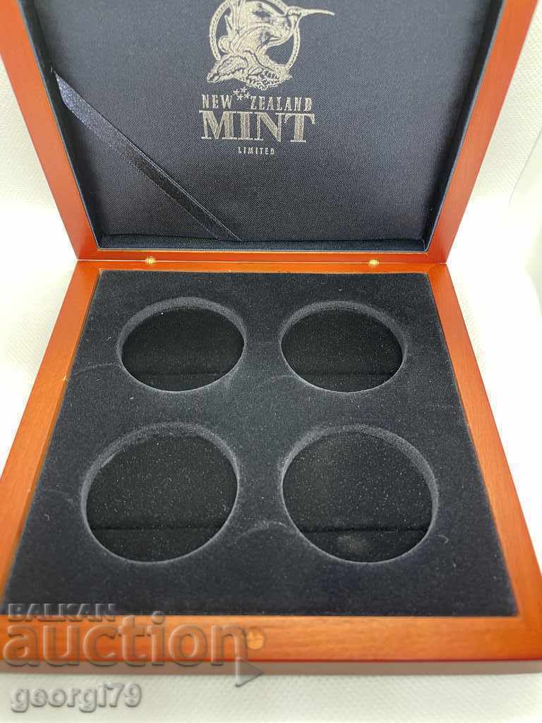 Δημοπρασία Πολυτελές ξύλινο κουτί για τα κέρματα Δημοπρασία Πολυτελές ξύλινο κουτί για τα κέρματα