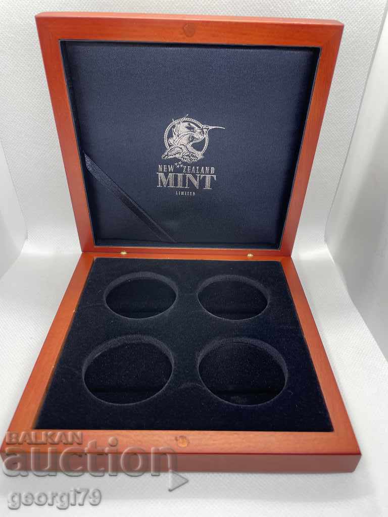 Luxury wooden box for coins