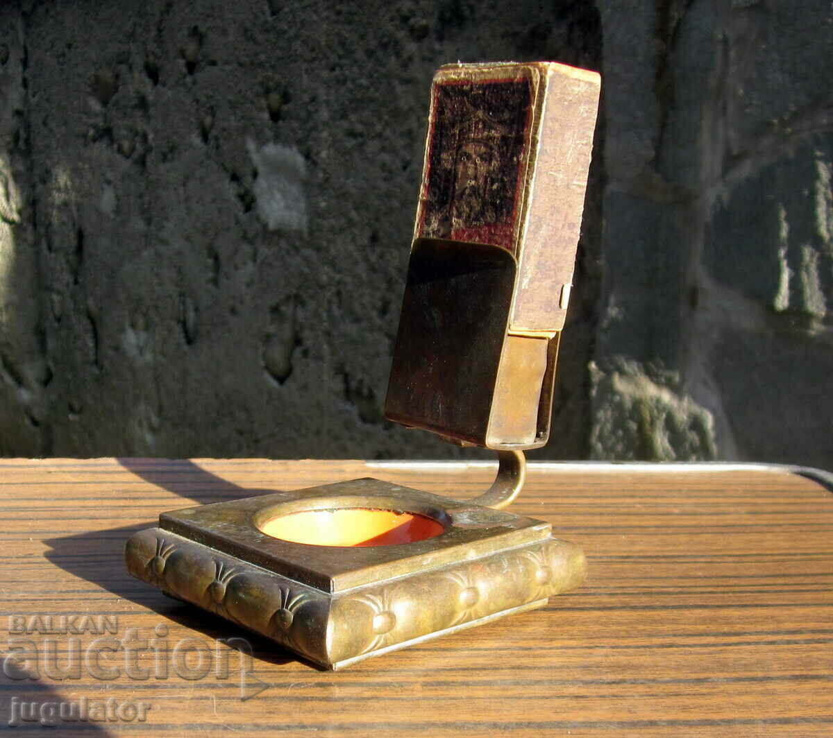 antique bronze match holder match holder with ashtray with price 35.00 BGN | € 17.90 antique bronze match holder match holder with ashtray with price 35.00 BGN | € 17.90