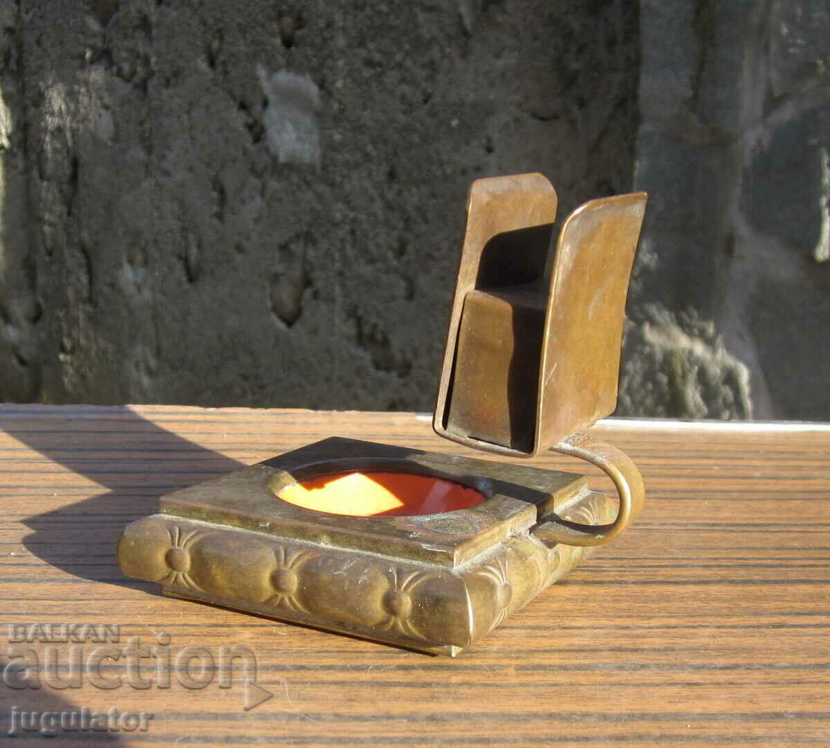 Delivery of antique bronze match holder match holder with ashtray Delivery of antique bronze match holder match holder with ashtray