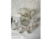 Jug with 6 glasses of Grapes