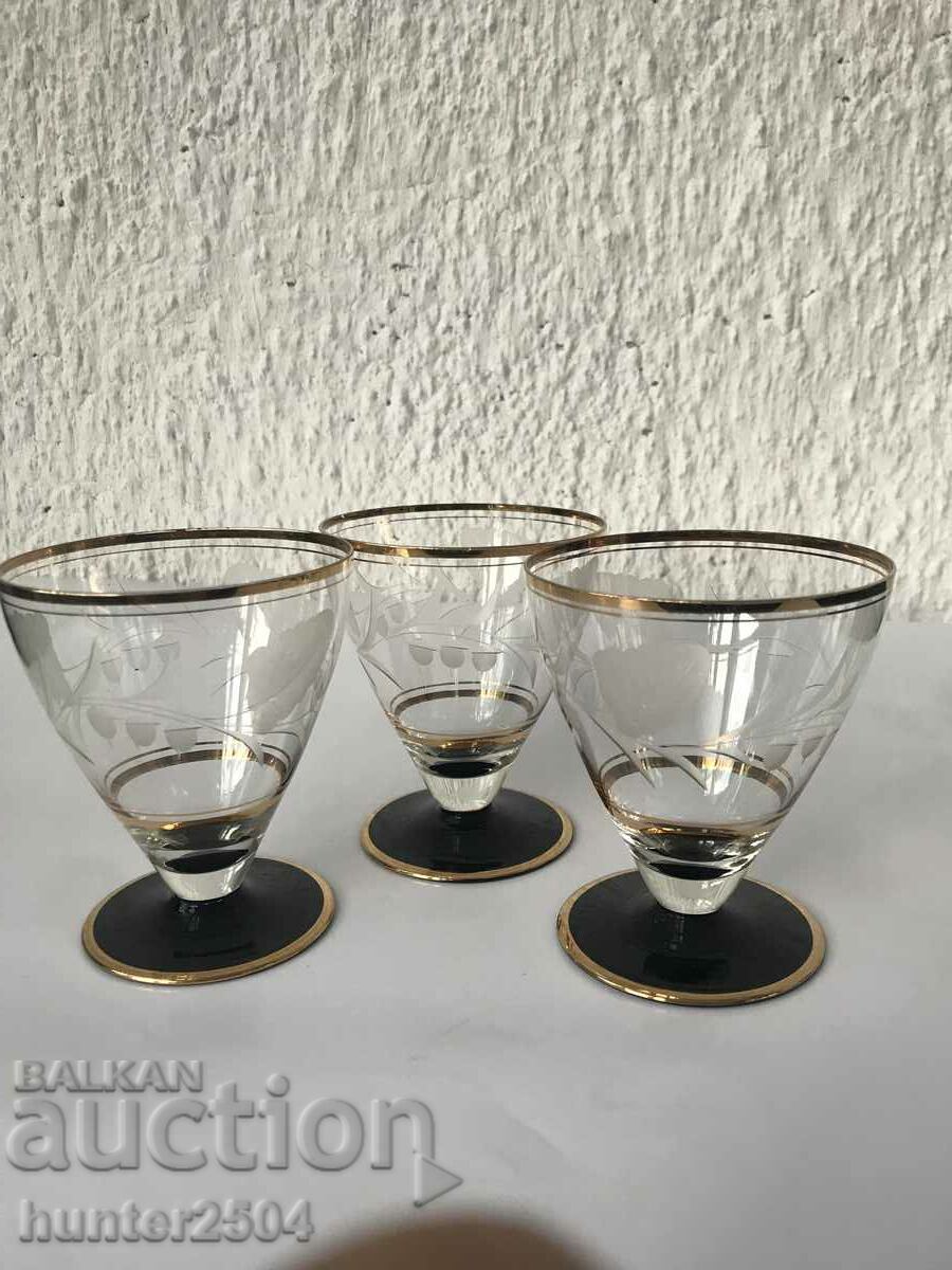 Auction Cups-8/7 cm, 3 pieces Auction Cups-8/7 cm, 3 pieces